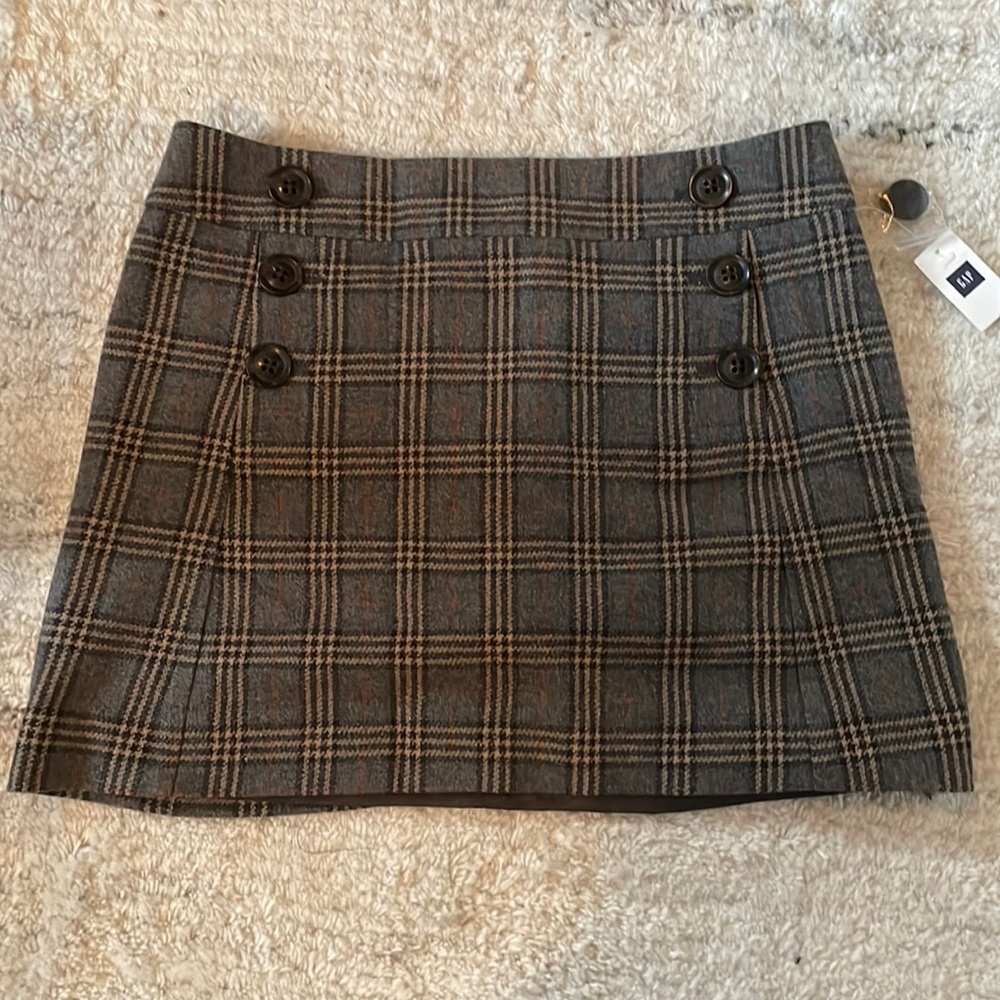 Brand new gap mini skirt - great for Fall!